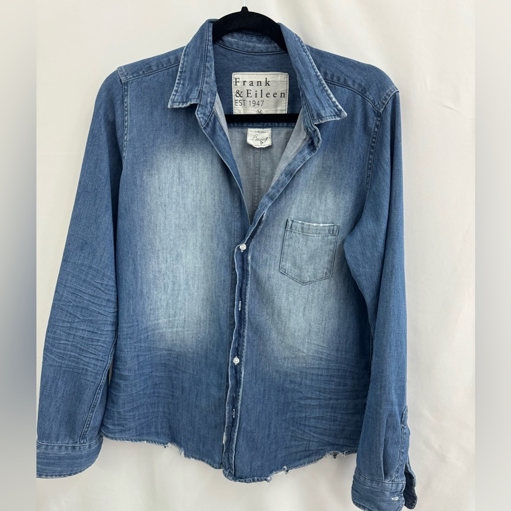 Frank & Eileen Barry shirt, excellent condition, size medium